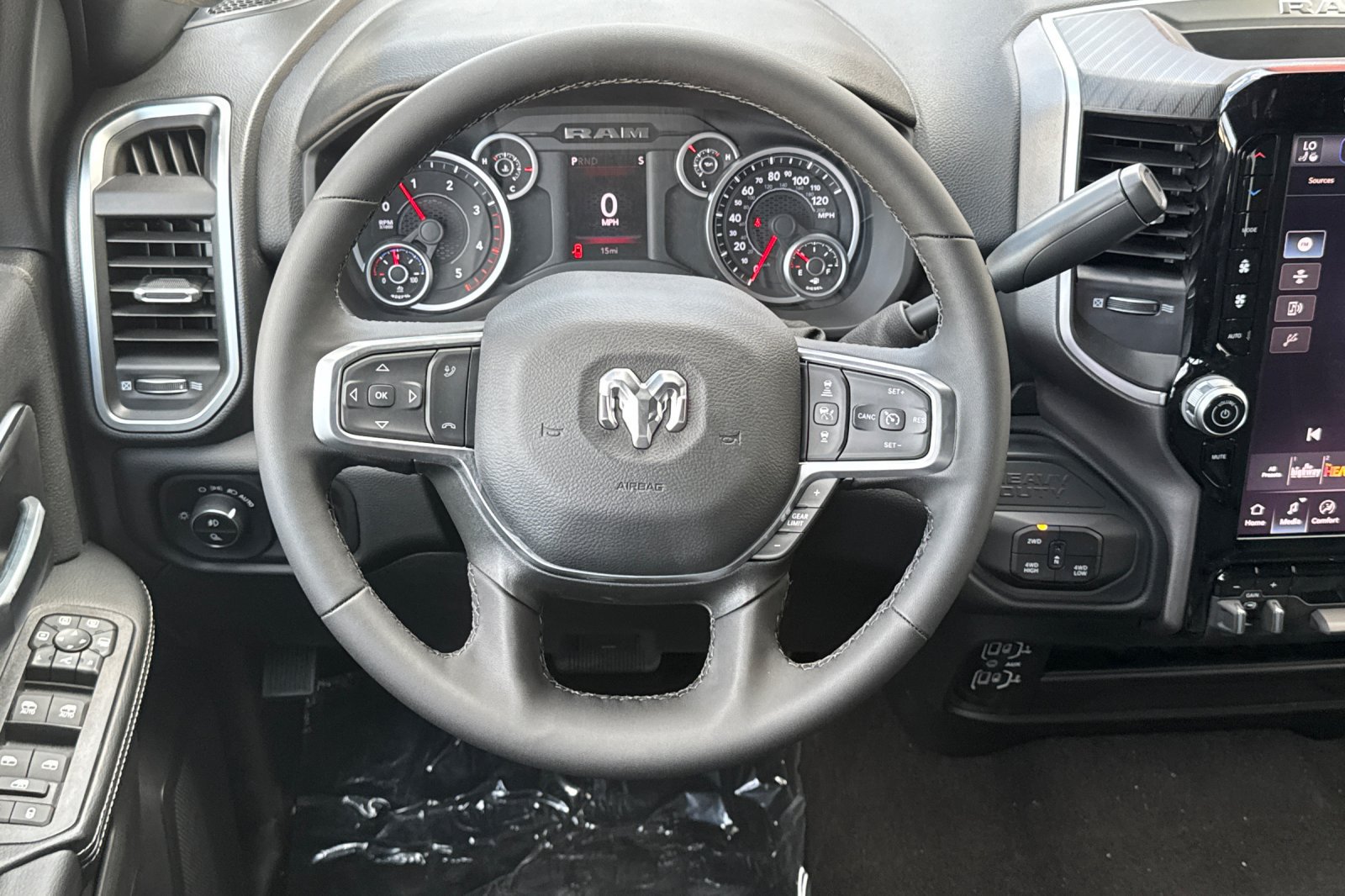 New 2027 RAM 3500 Big Horn AWD/4WD image 13