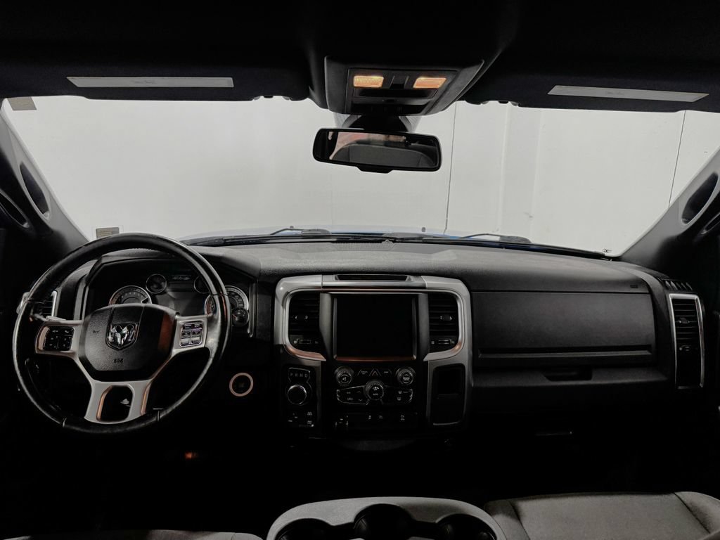 Used 2022 RAM 1500 Warlock AWD/4WD image 3