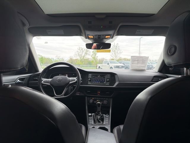 Used 2024 Volkswagen Jetta SE FWD image 15