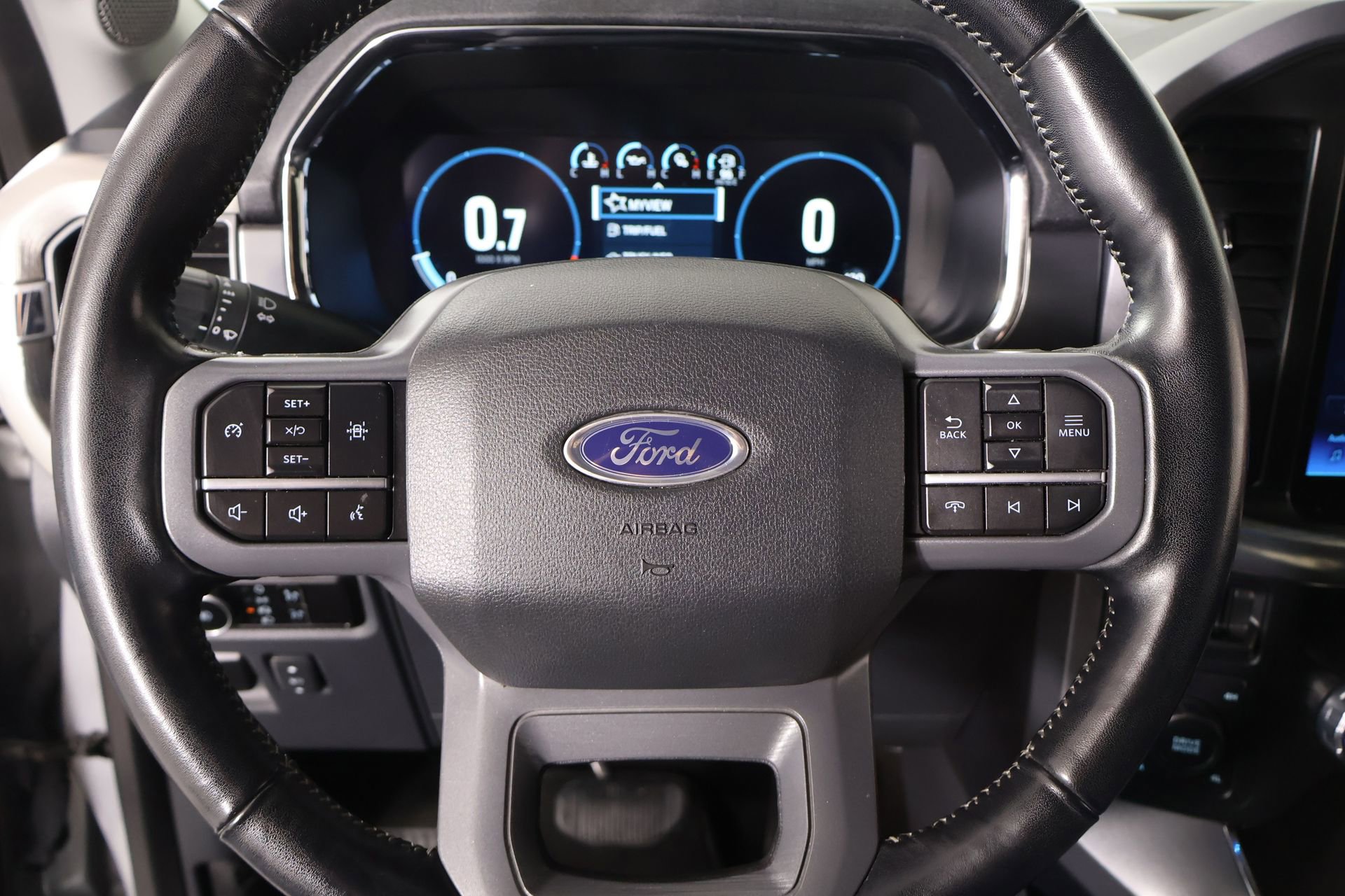 Used 2023 Ford F150 Lariat AWD/4WD image 3
