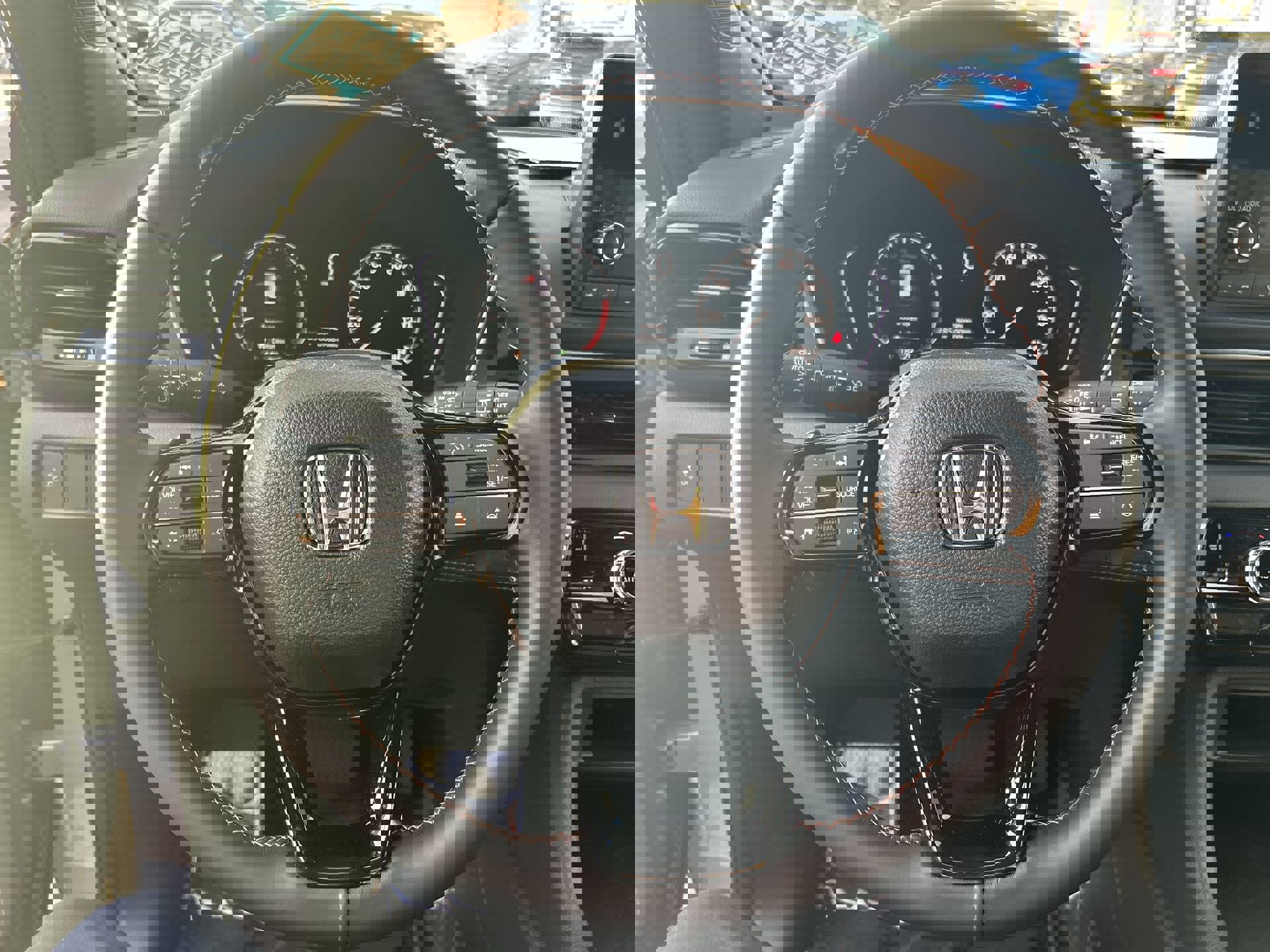 Used 2025 Honda Pilot Sport image 11