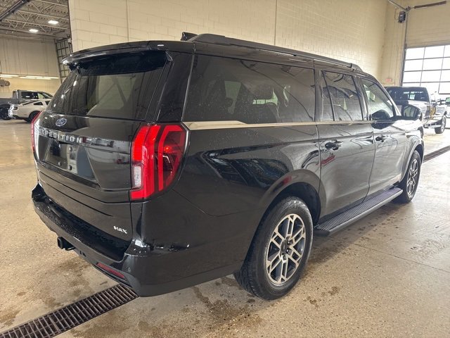 Used 2025 Ford Expedition Max Active image 3