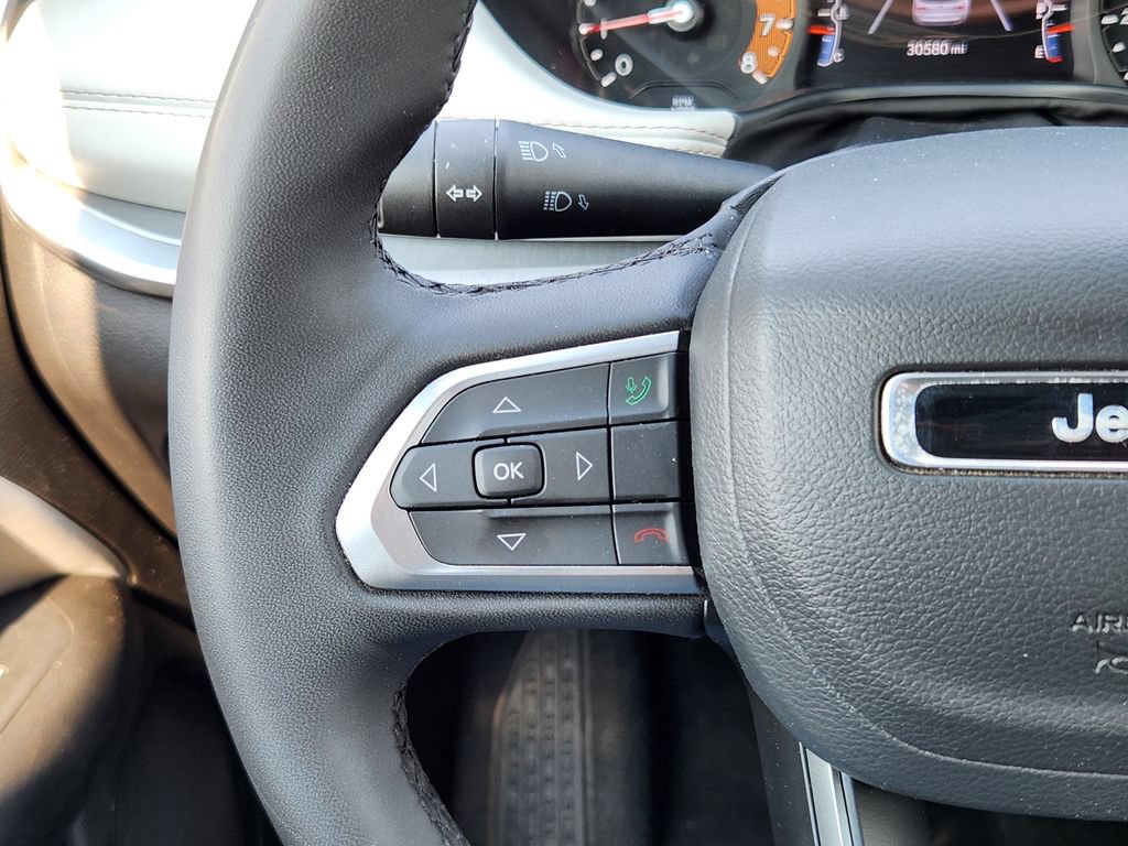 Used 2025 Jeep Compass Limited AWD/4WD image 18