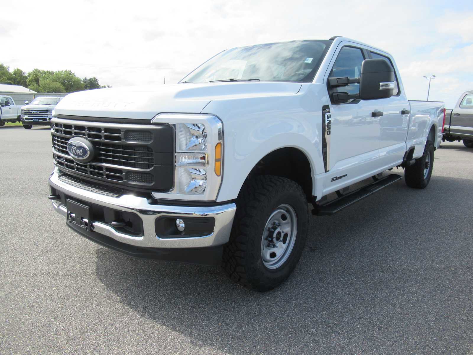 New 2026 Ford F350 XL w/ XL Off-Road Package