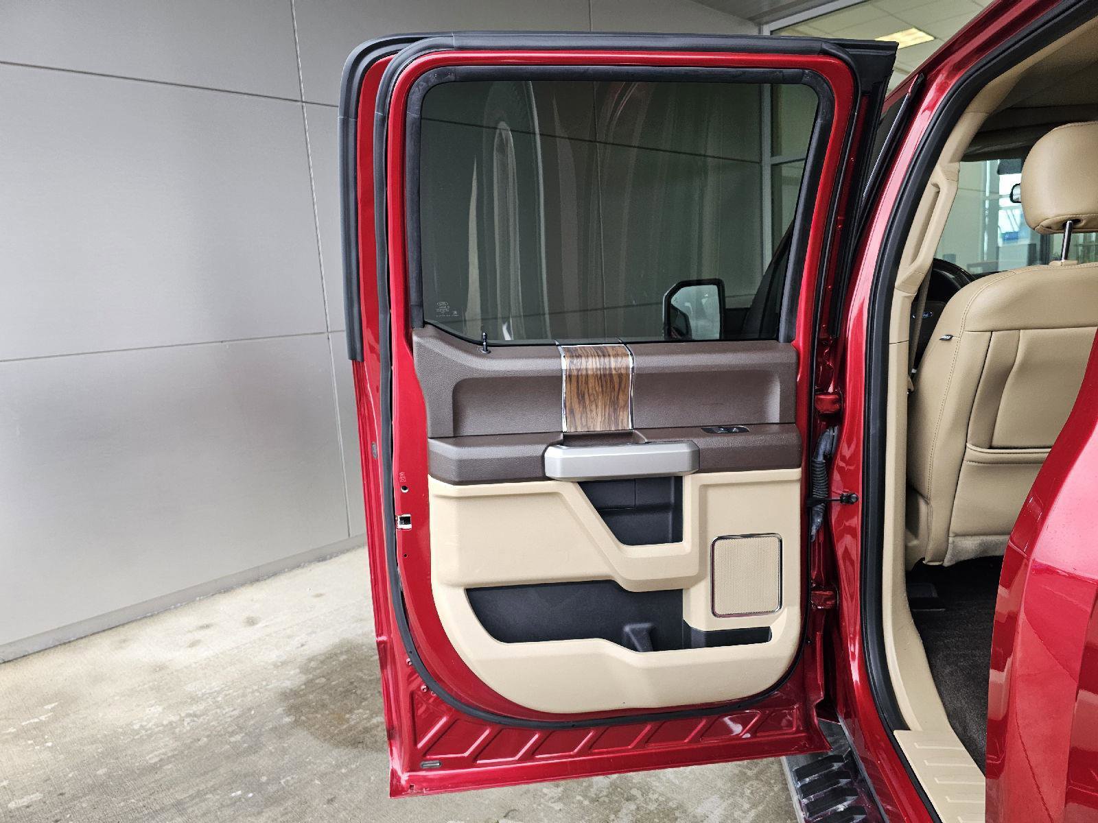 Used 2018 Ford F150 Lariat w/ Equipment Group 502A Luxury image 16