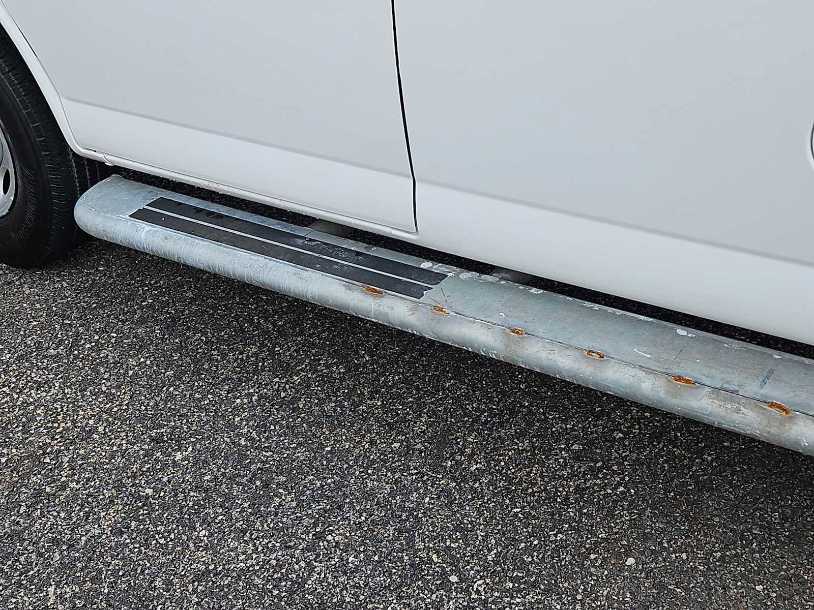 Used 2024 Chevrolet Express 2500 w/ Driver Convenience Package image 3