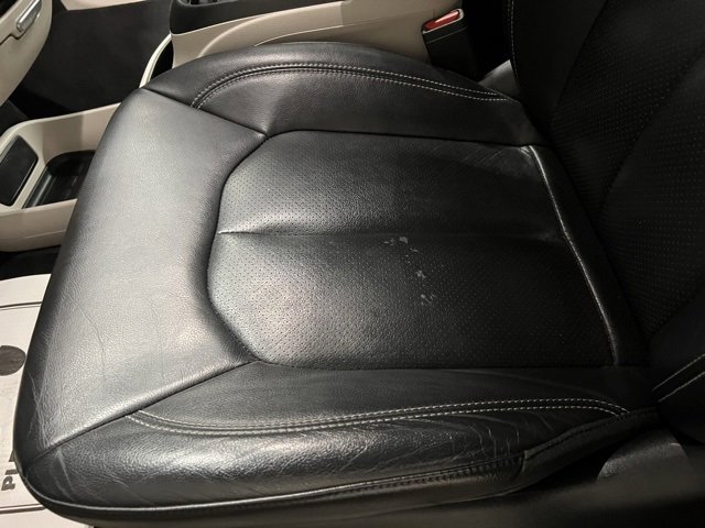 Used 2022 Chrysler Pacifica Touring-L image 15