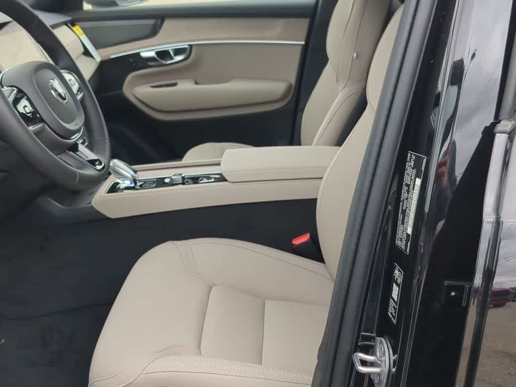New 2026 Volvo XC90 T8 Plus w/ Protection Package Premier AWD/4WD image 15
