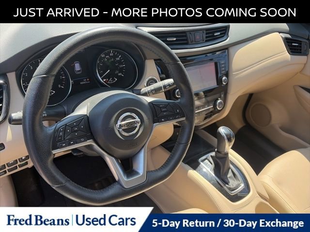 Certified 2018 Nissan Rogue SL w/ Premium Package image 11