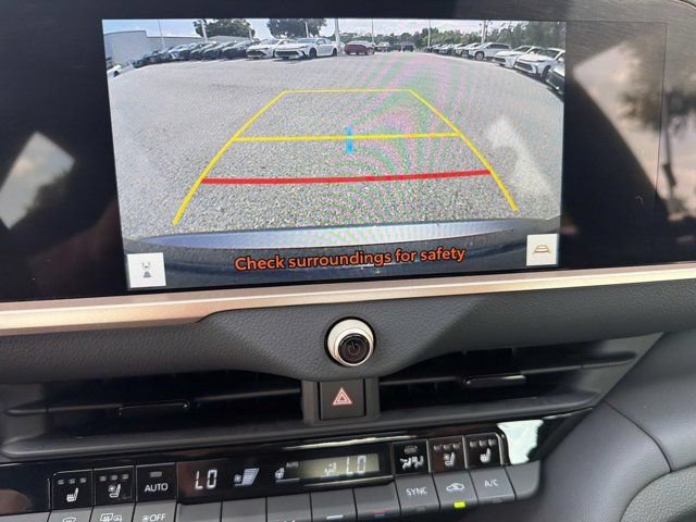 Certified 2025 Toyota Crown AWD/4WD image 29