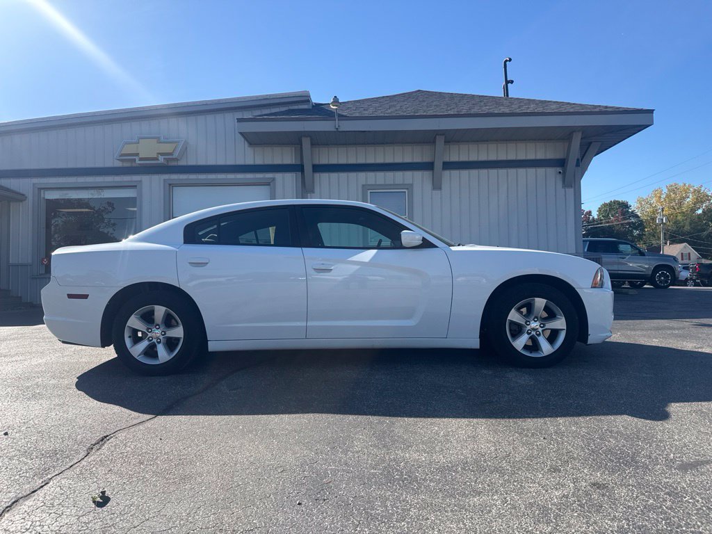 Used 2014 Dodge Charger SXT RWD image 8