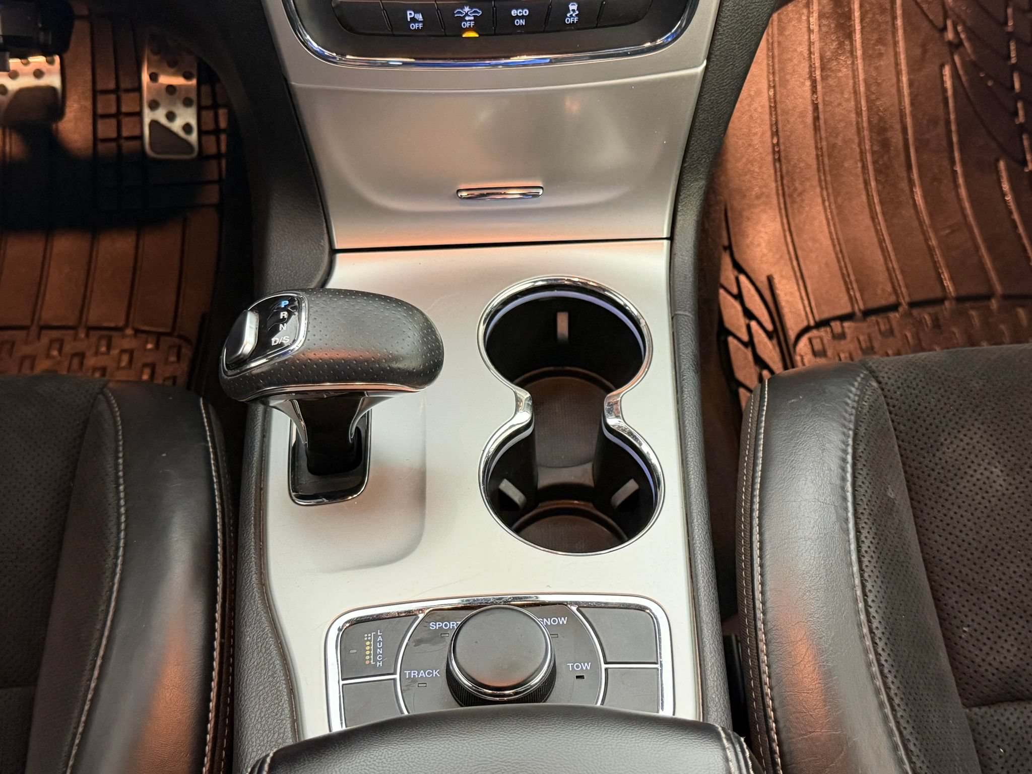 Used 2014 Jeep Grand Cherokee SRT8 w/ Luxury Group II AWD/4WD image 28