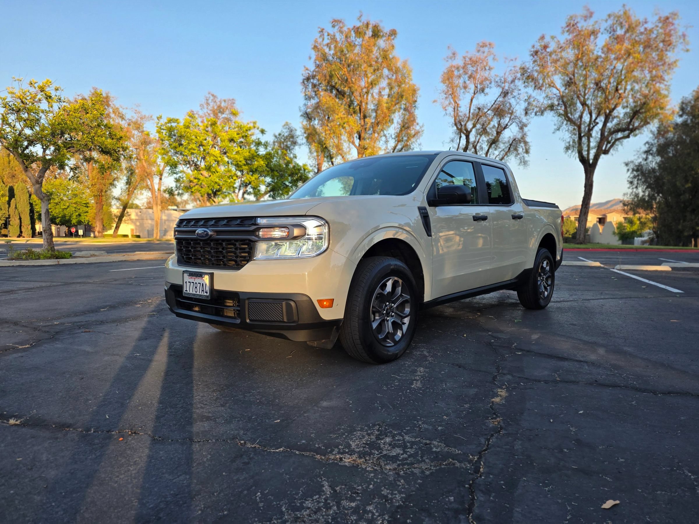 Used 2024 Ford Maverick XLT FWD image 1