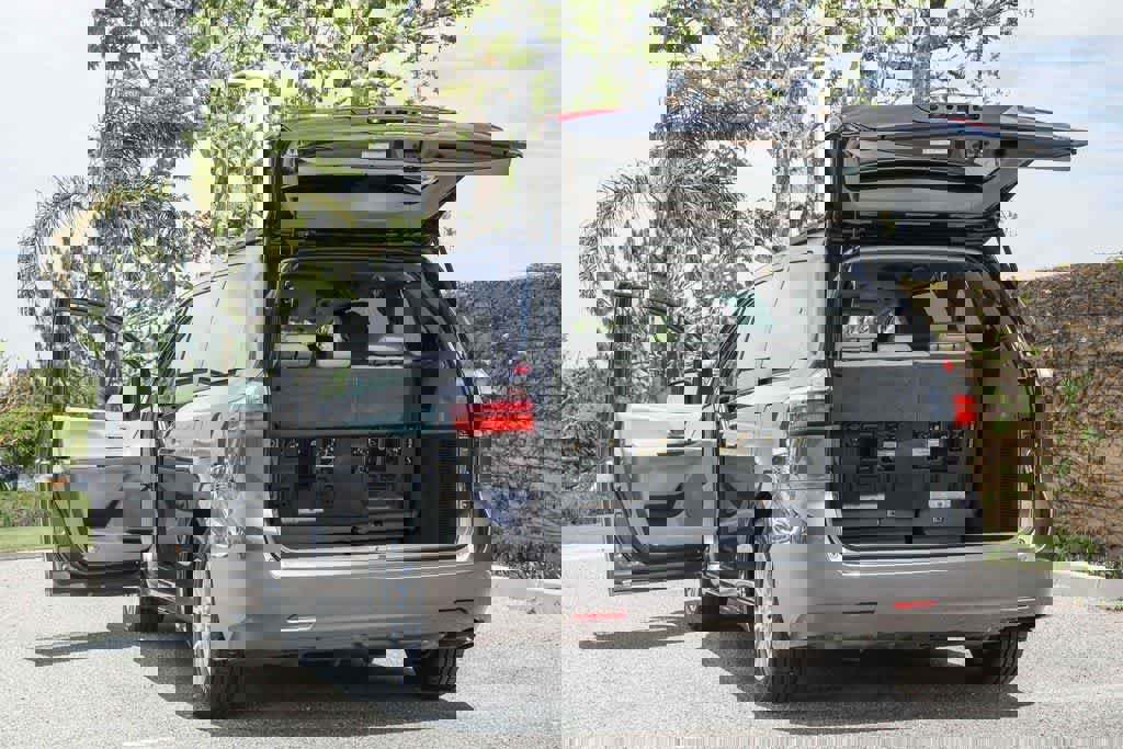 Used 2016 Toyota Sienna XLE image 27