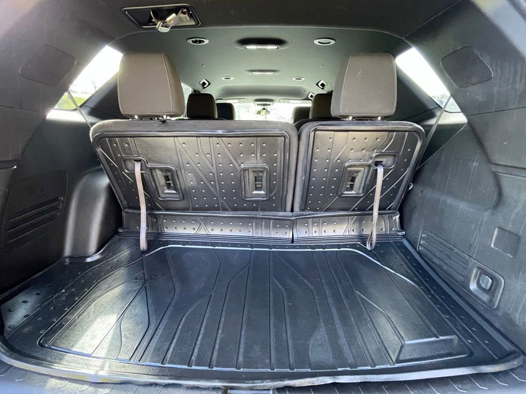 Certified 2023 Chevrolet Traverse LT w/ LPO, Floor Liner Package AWD/4WD image 18