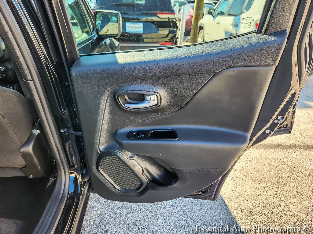 Certified 2023 Jeep Renegade Latitude AWD/4WD image 18