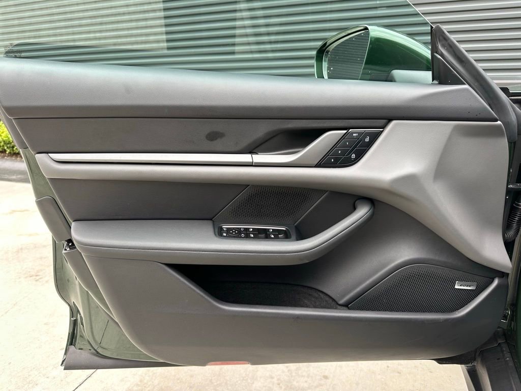 Used 2025 Porsche Taycan 4 Cross Turismo image 17