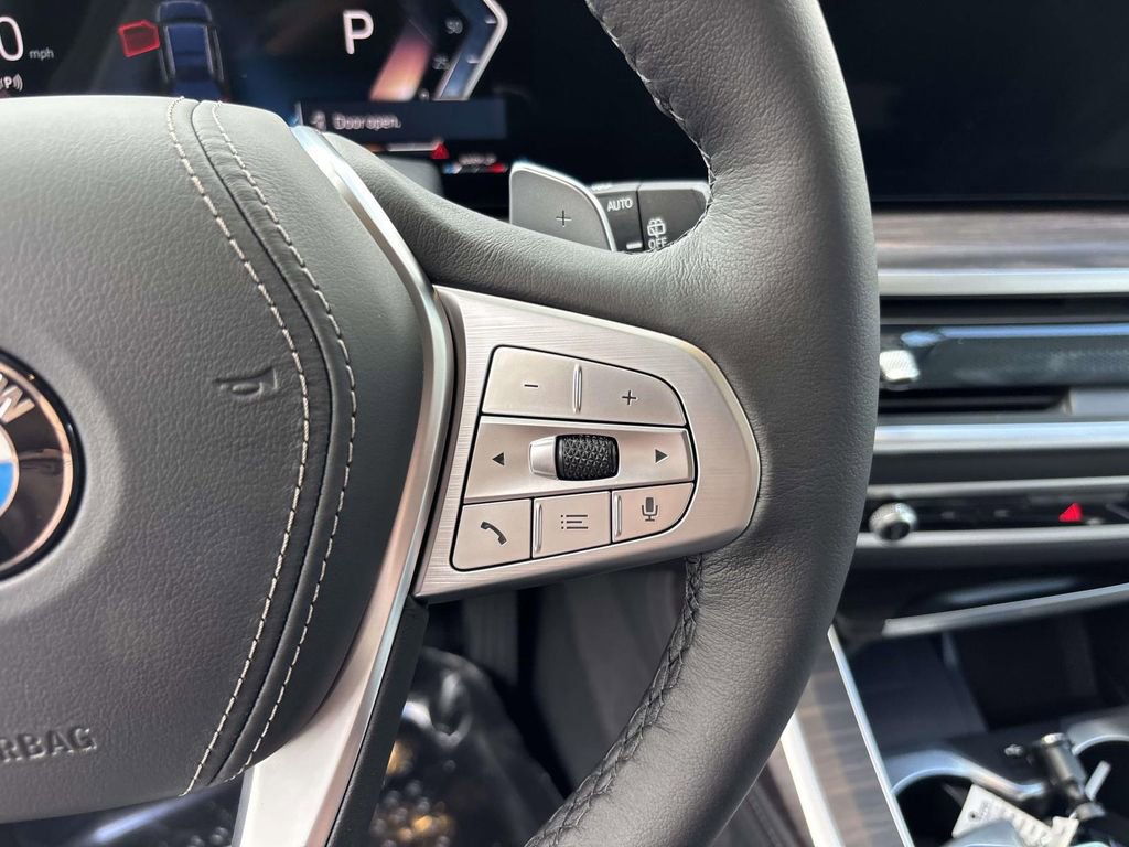 New 2026 BMW X7 xDrive40i w/ Premium Package image 13