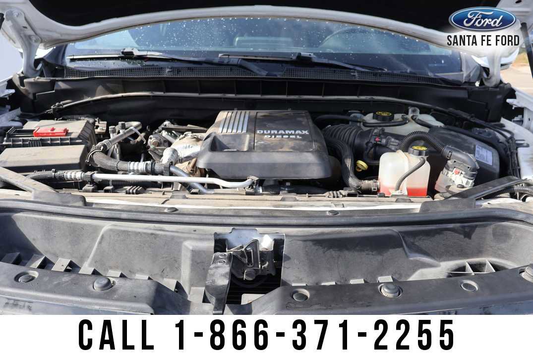 Used 2021 Chevrolet Suburban LT RWD image 32
