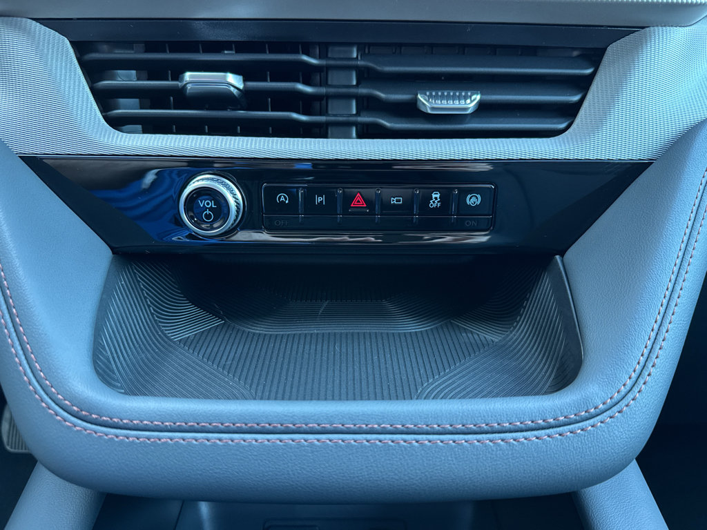 New 2026 Ford Explorer Active AWD/4WD image 21