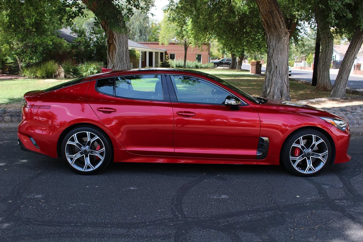 Used 2018 Kia Stinger GT2 RWD image 3