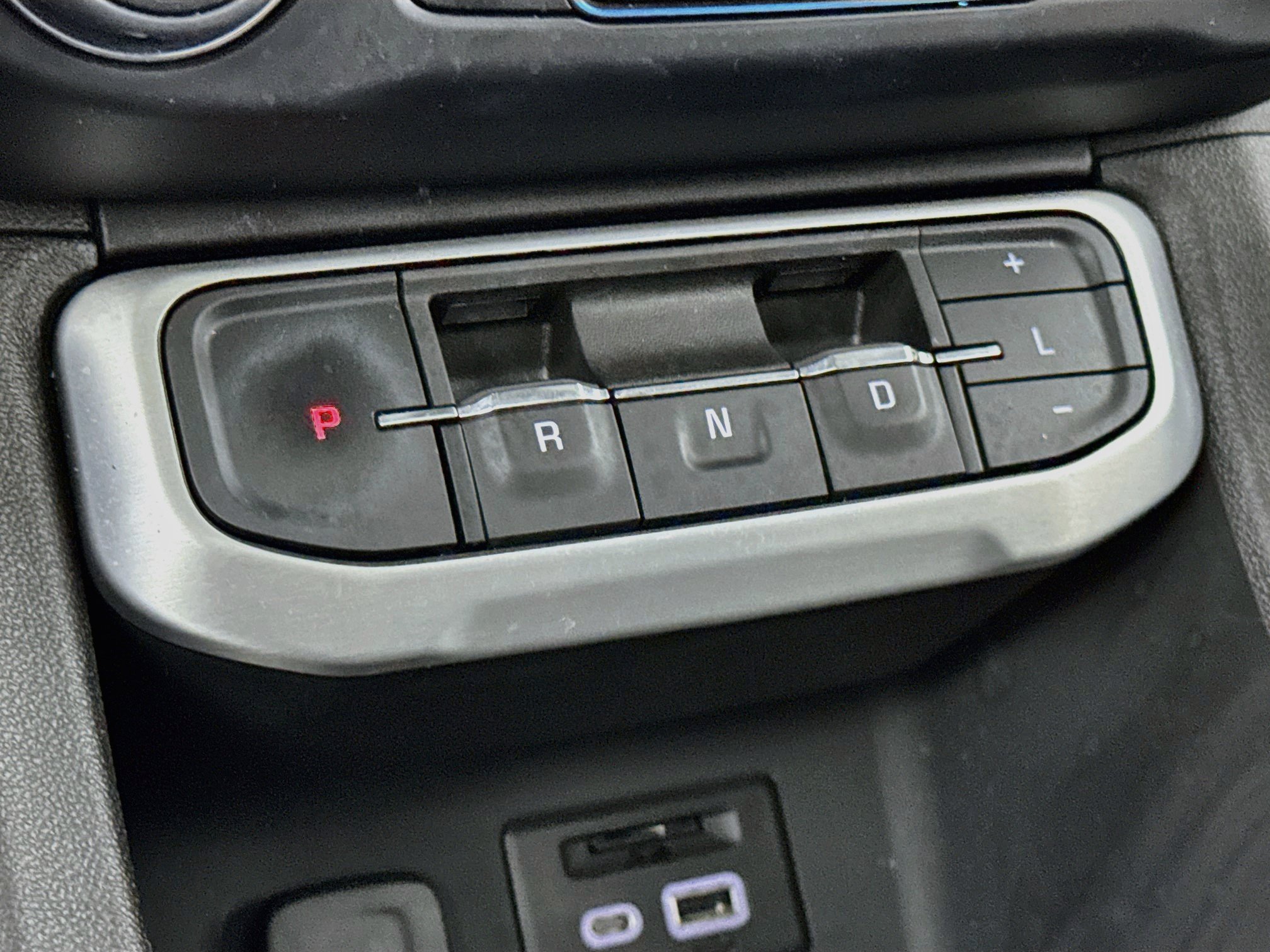 Used 2022 GMC Acadia SLT w/ Technology Package AWD/4WD image 17