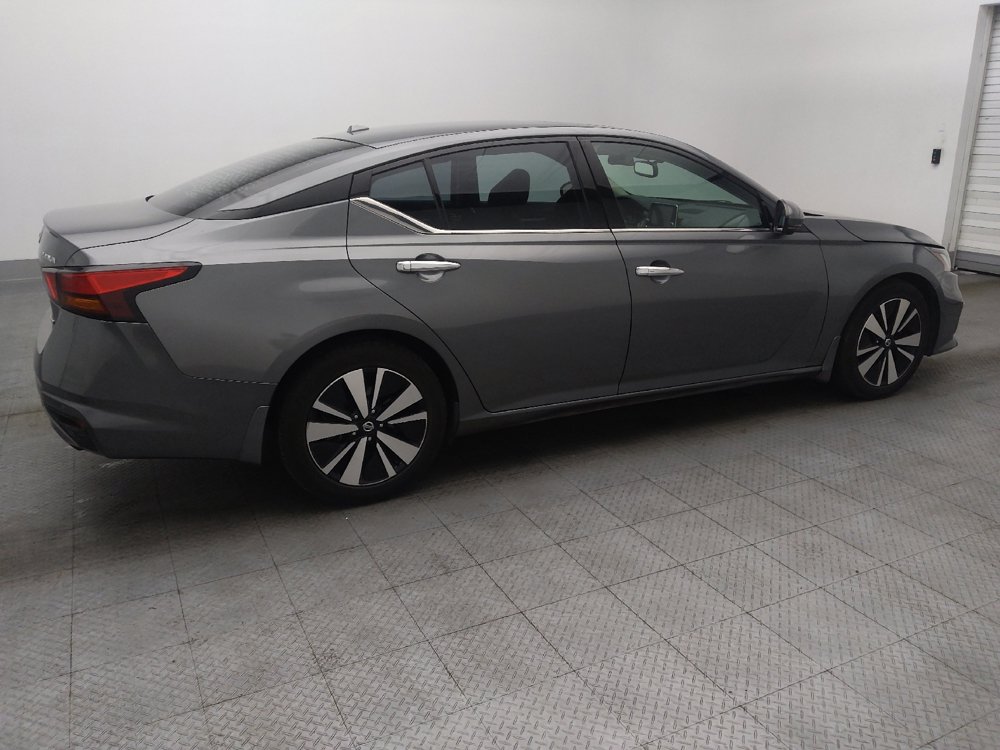 Used 2020 Nissan Altima 2.0 Platinum FWD image 10