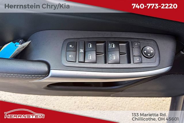 Used 2021 Jeep Cherokee Latitude Lux w/ Mopar Interior Package AWD/4WD image 15
