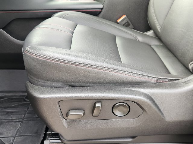 Used 2024 Chevrolet Suburban RST w/ Luxury Package RWD image 23