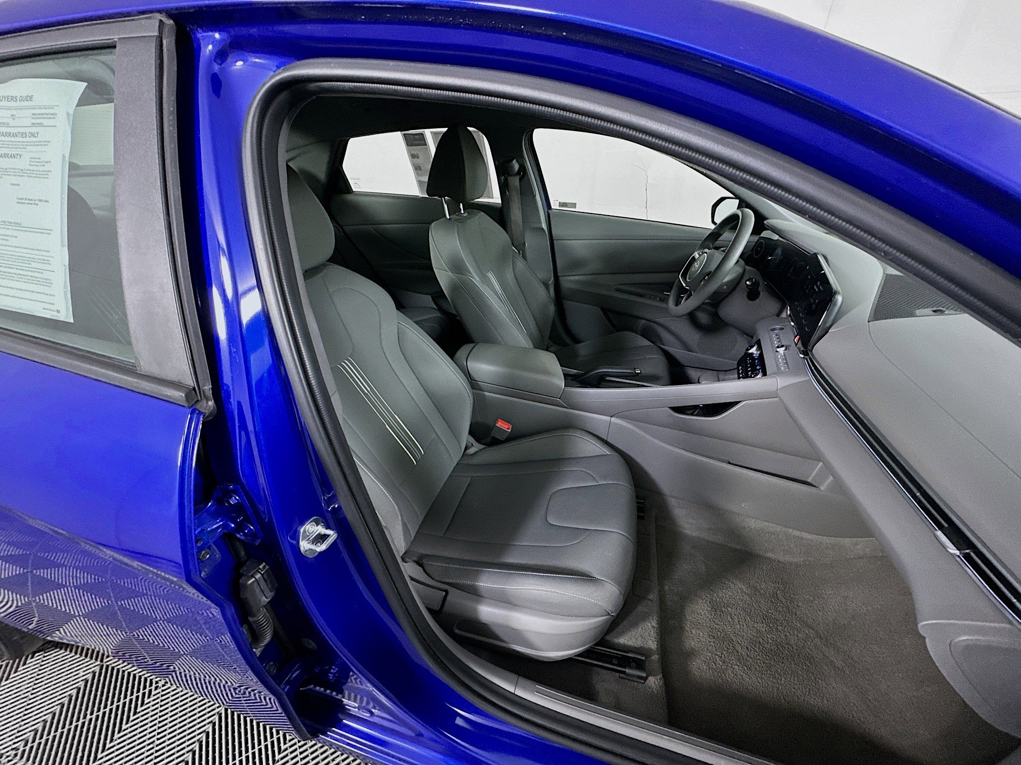 Used 2024 Hyundai Elantra SEL image 30