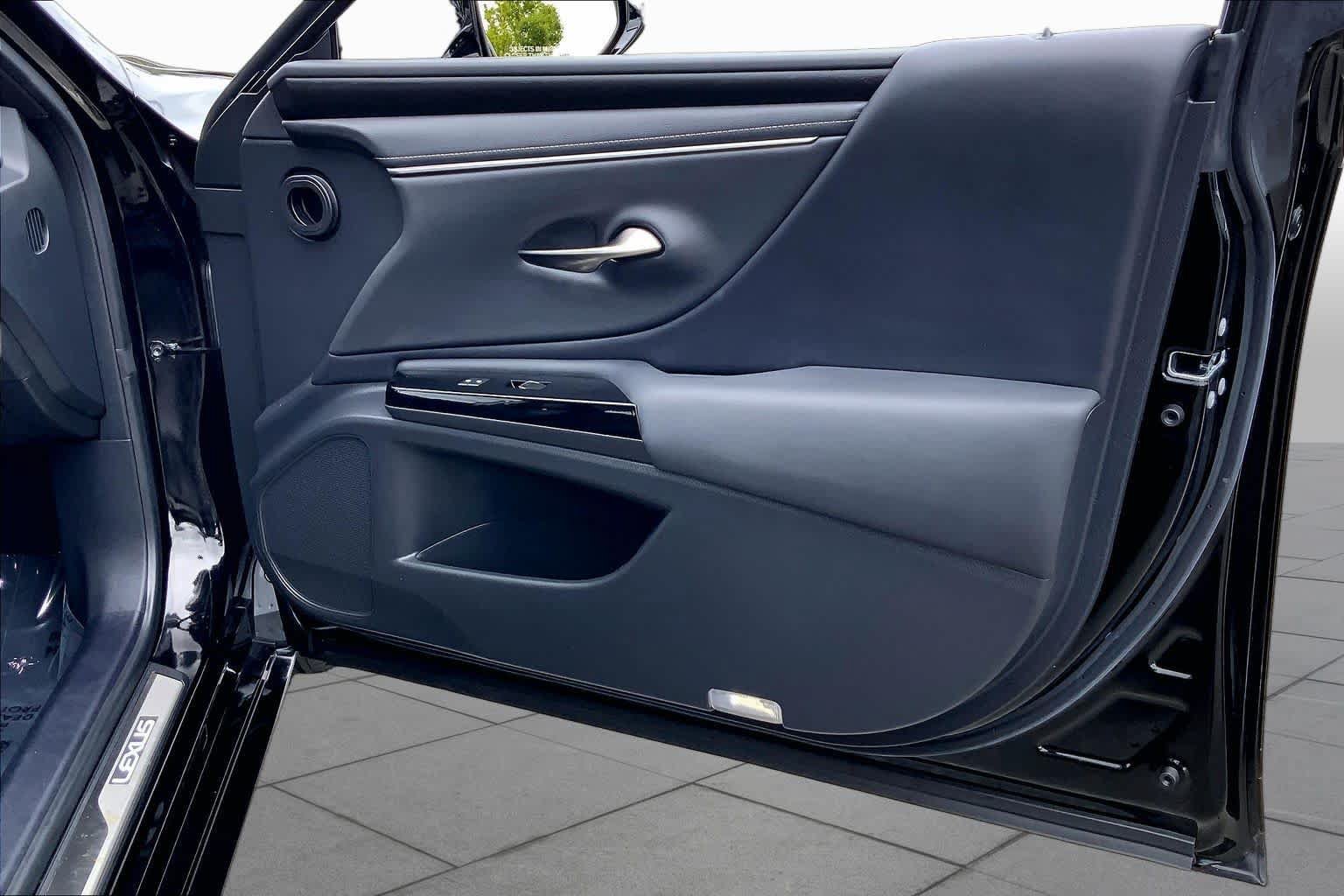 Certified 2024 Lexus ES 350 w/ Premium Package FWD image 23