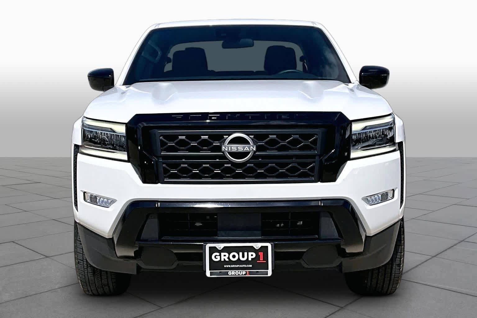 Used 2023 Nissan Frontier SV w/ Midnight Edition Package RWD image 4