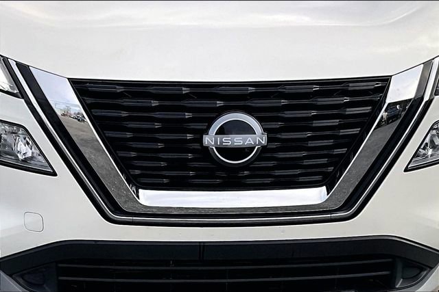 Used 2023 Nissan Rogue SV image 28
