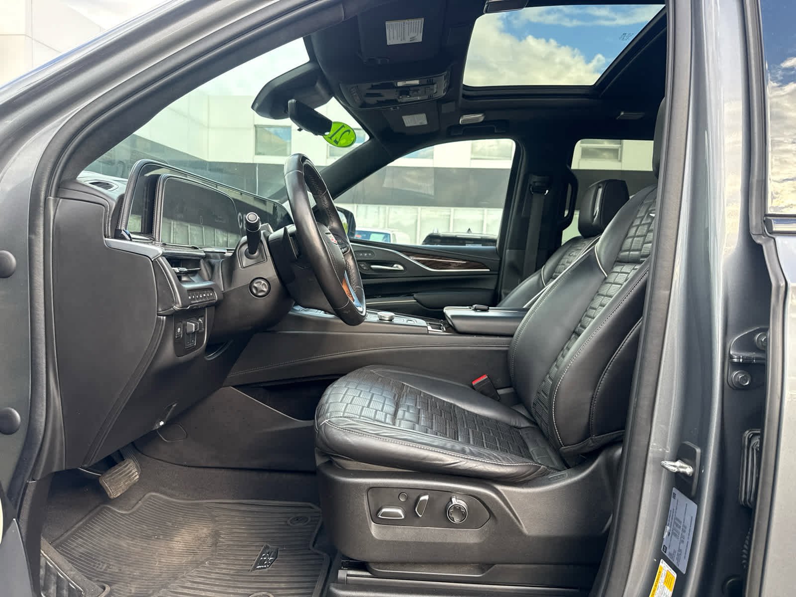 Used 2021 Cadillac Escalade Sport Platinum AWD/4WD image 15