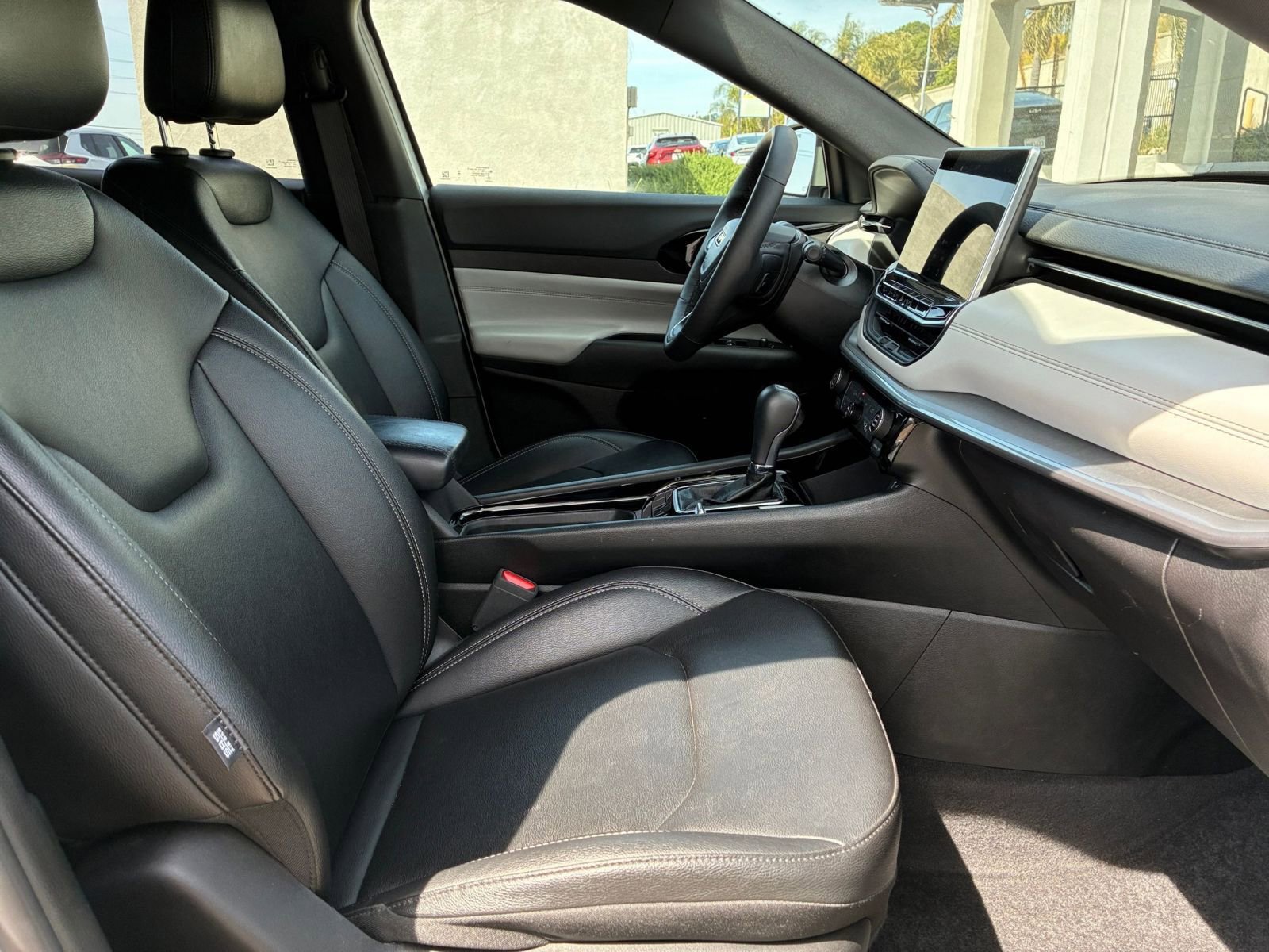 Used 2025 Jeep Compass Limited AWD/4WD image 37