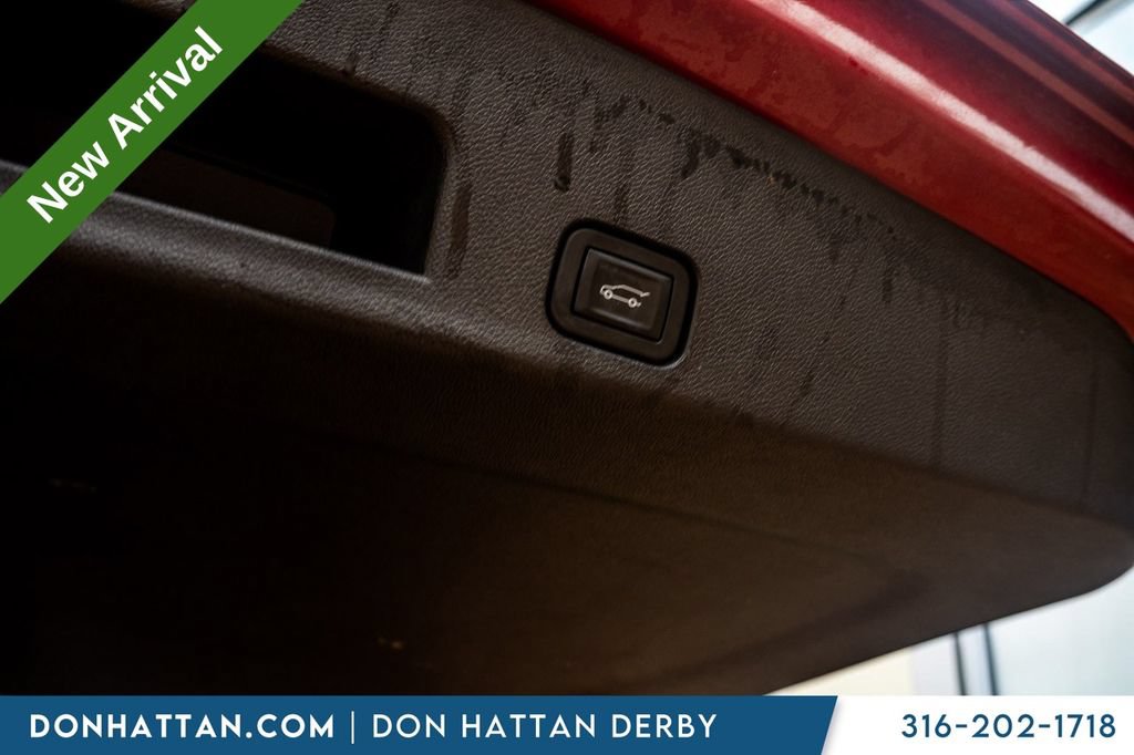 Used 2025 Chevrolet Traverse LT w/ LPO, Floor Liner Package FWD image 33