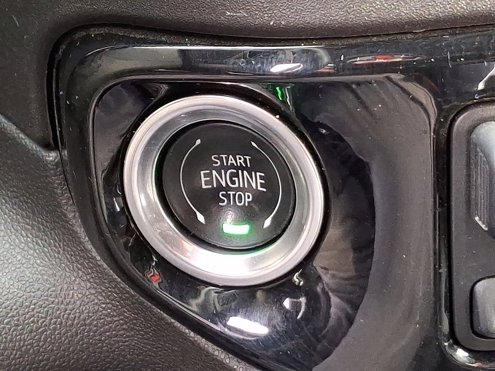 Certified 2024 Chevrolet Silverado 2500 LTZ w/ LTZ Convenience Package image 24