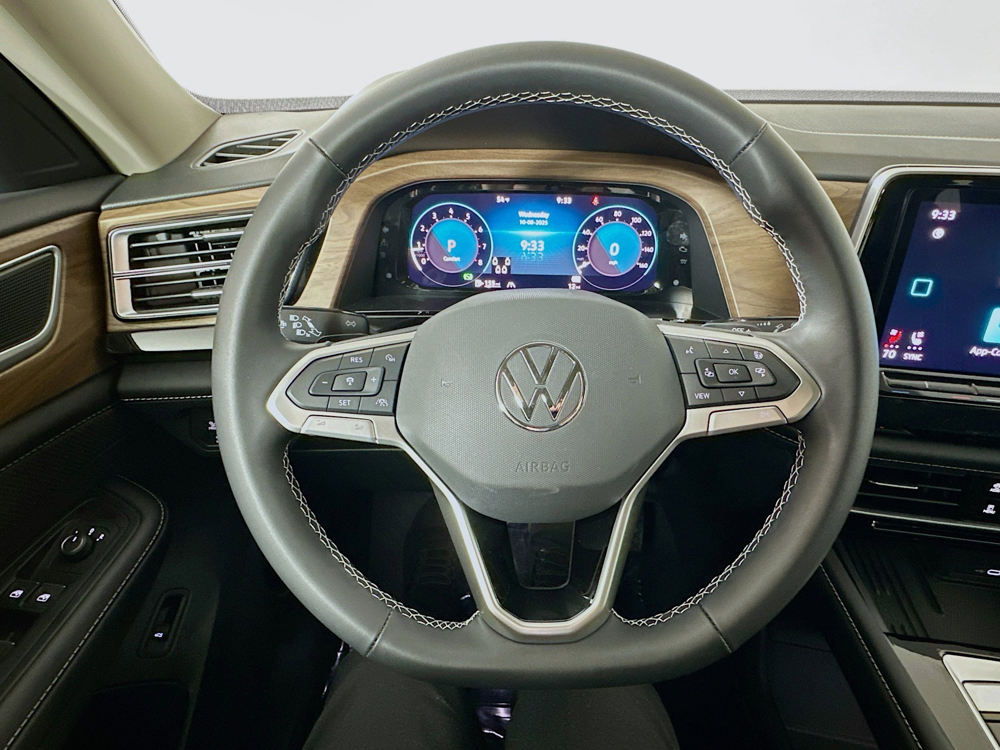 New 2026 Volkswagen Atlas SE image 11