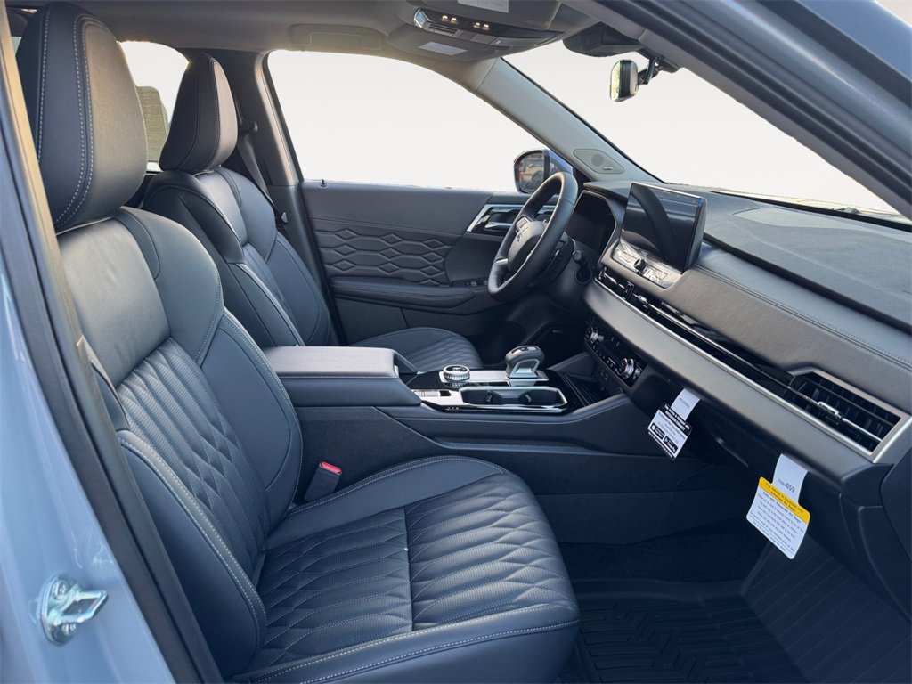 New 2026 Mitsubishi Outlander SEL image 15