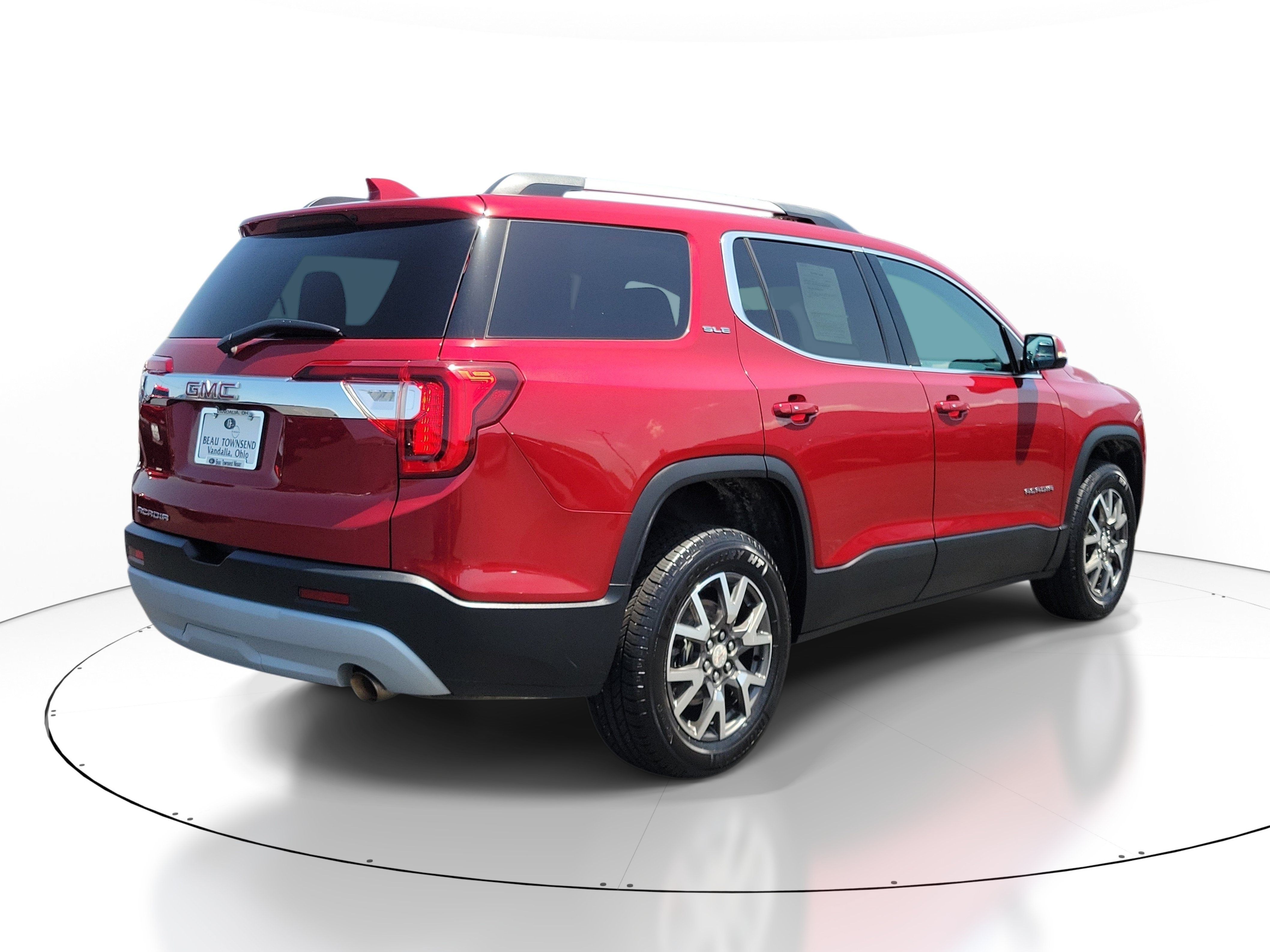 Used 2020 GMC Acadia SLE w/ Driver Convenience Package FWD image 4