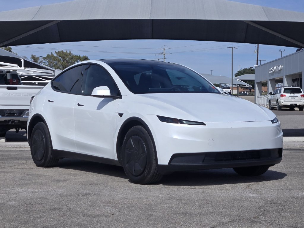 Used 2026 Tesla Model Y AWD image 3