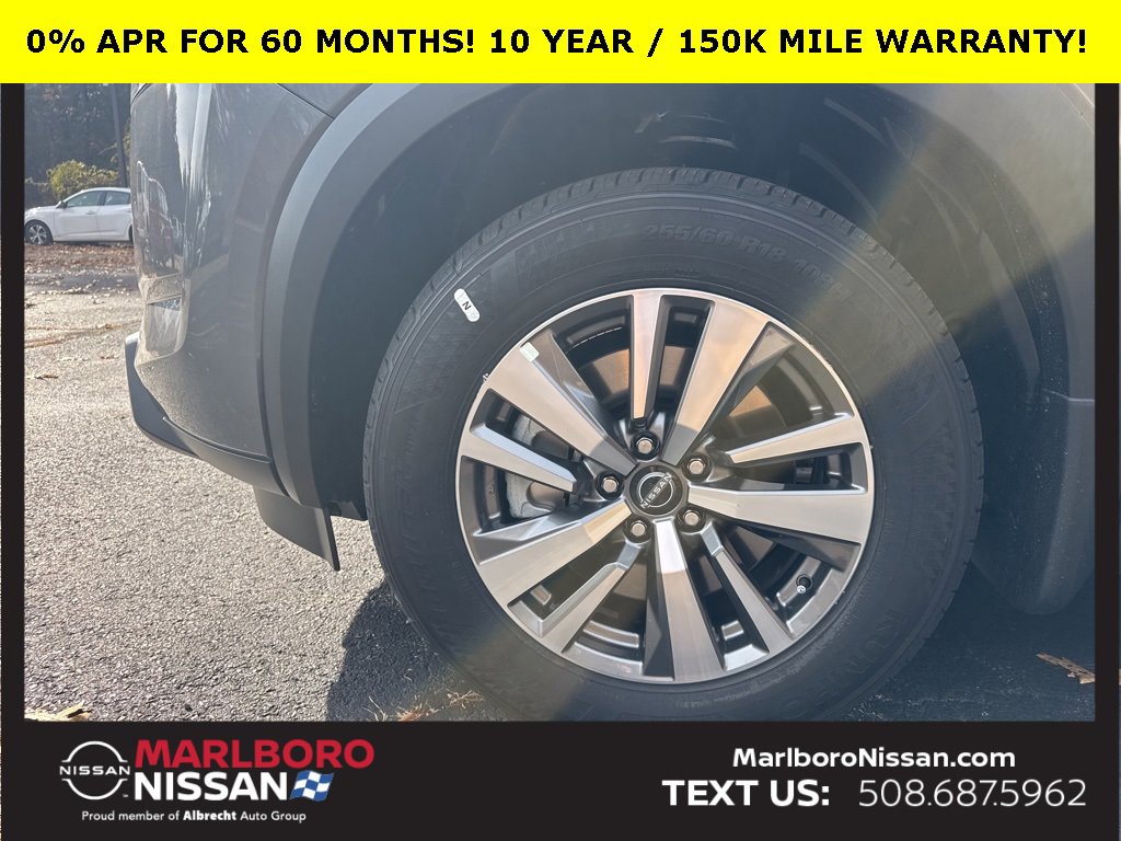 New 2025 Nissan Pathfinder SL image 11