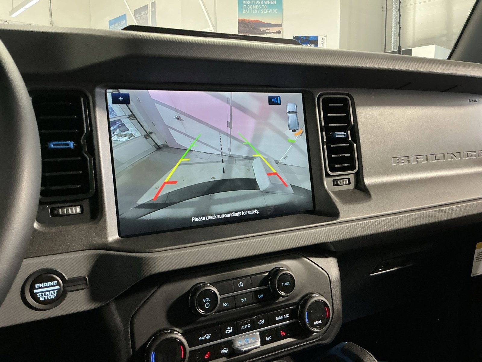 Used 2024 Ford Bronco Black Diamond image 27