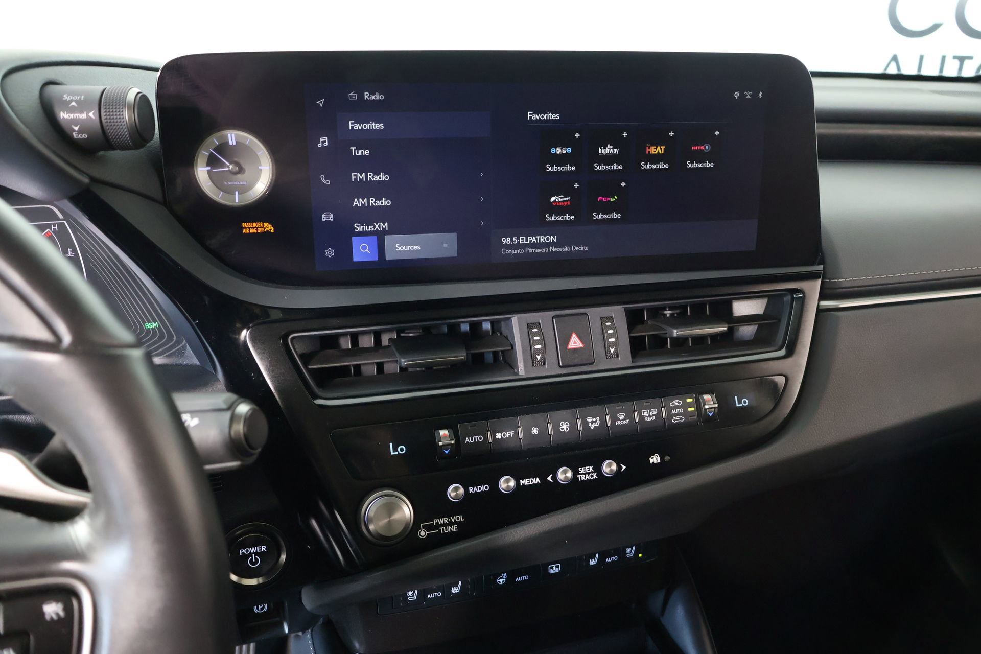 Used 2024 Lexus ES 300h w/ Technology Package FWD image 5