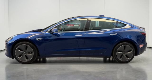 Used 2020 Tesla Model 3 Standard Range Plus RWD image 3