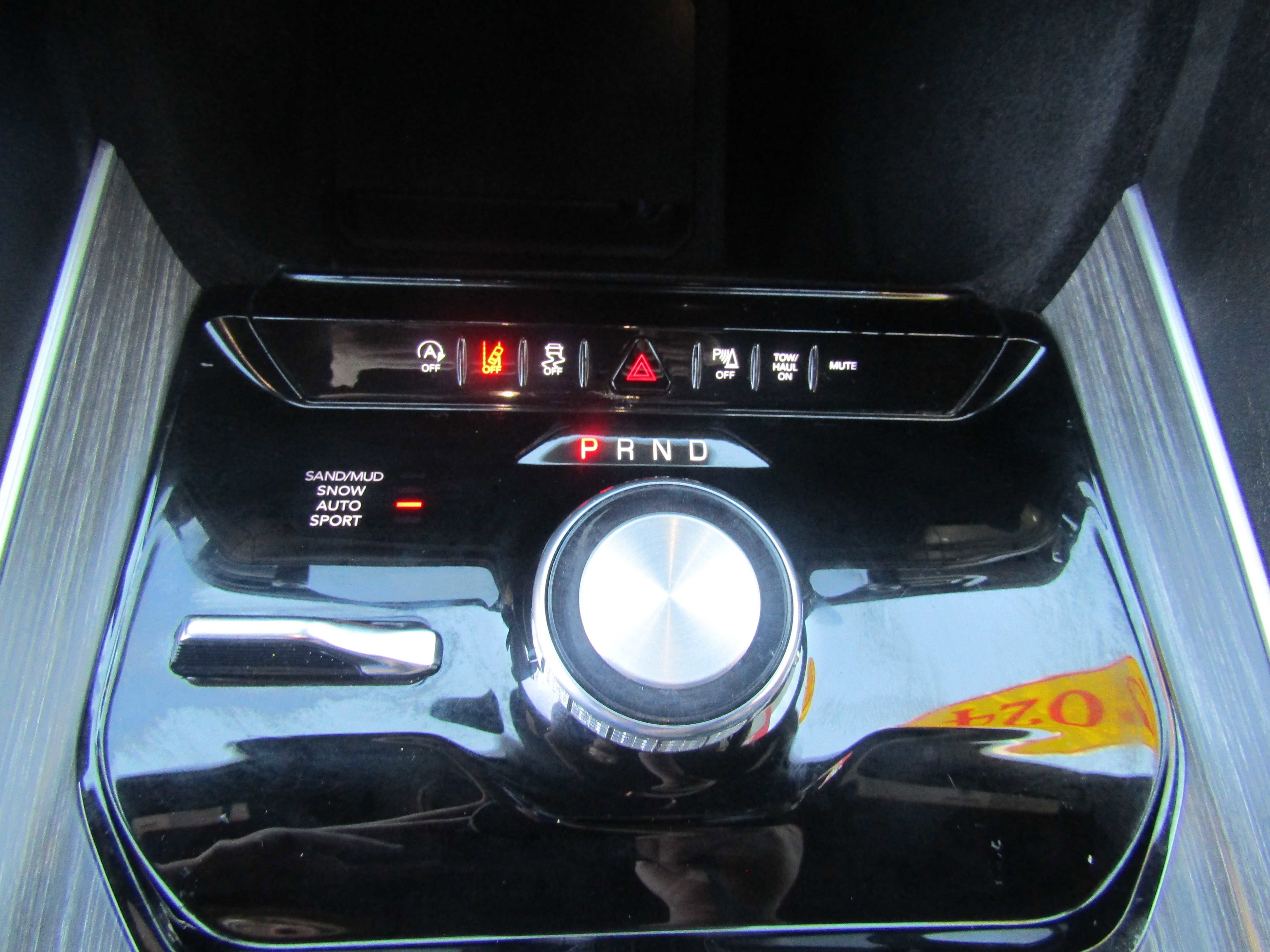 Used 2024 Jeep Wagoneer L Series II w/ Flexible Seating Group image 14