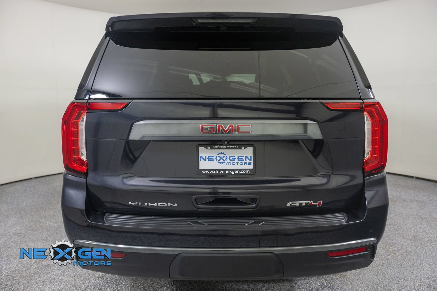 Used 2023 GMC Yukon XL AT4 w/ AT4 Premium Package AWD/4WD image 36