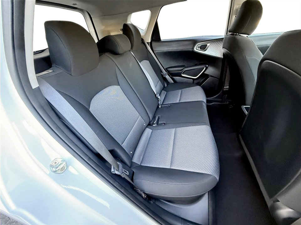 Used 2021 Kia Soul LX image 12