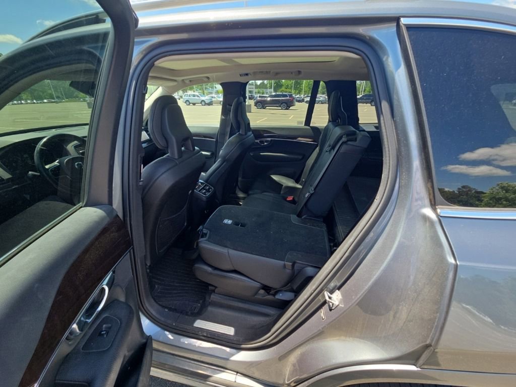 Used 2016 Volvo XC90 T6 Momentum w/ Protection Package Plus AWD/4WD image 11