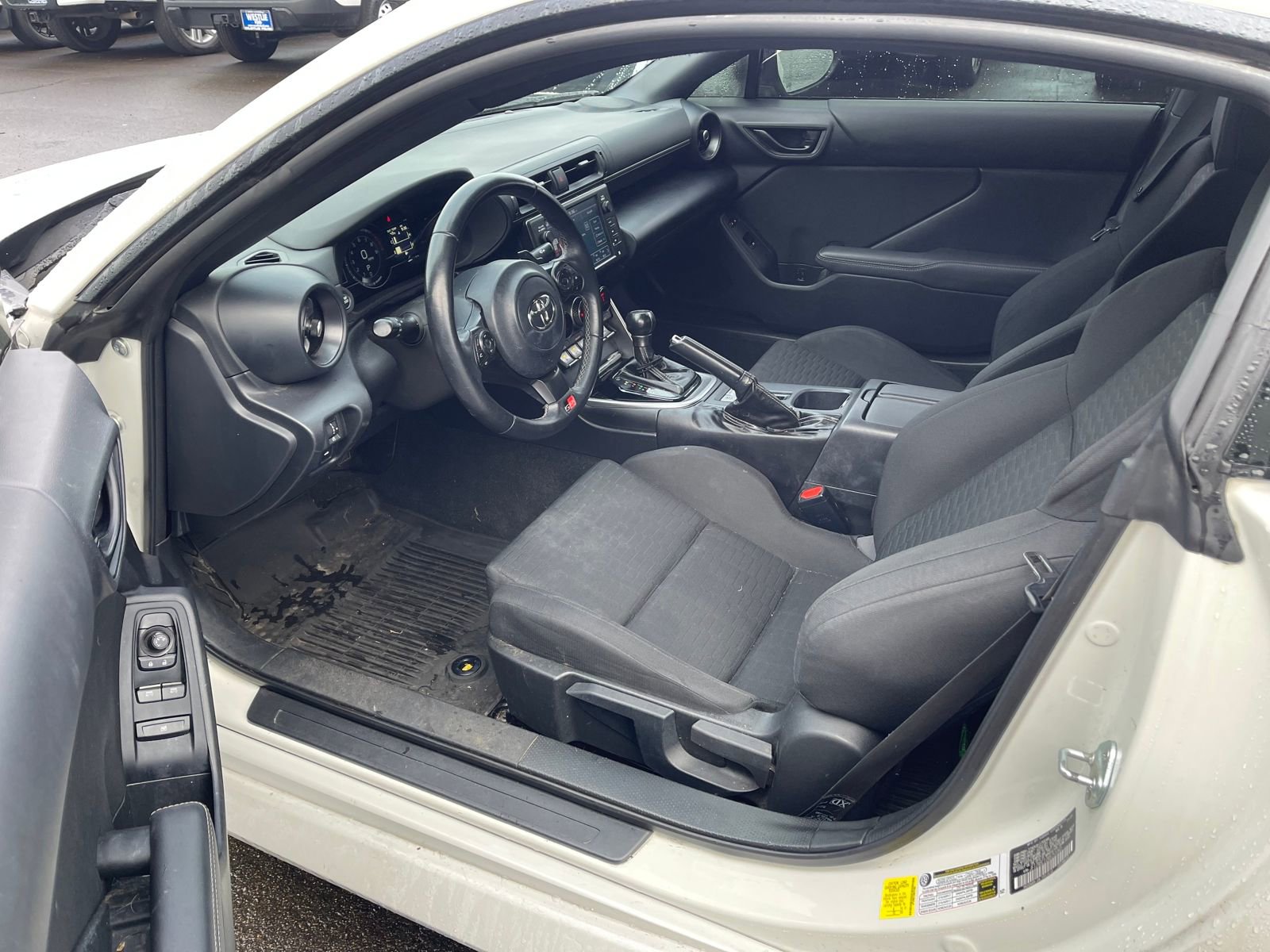 Used 2022 Toyota GR86 w/ ALL Weather Mat Package (TMS) image 6